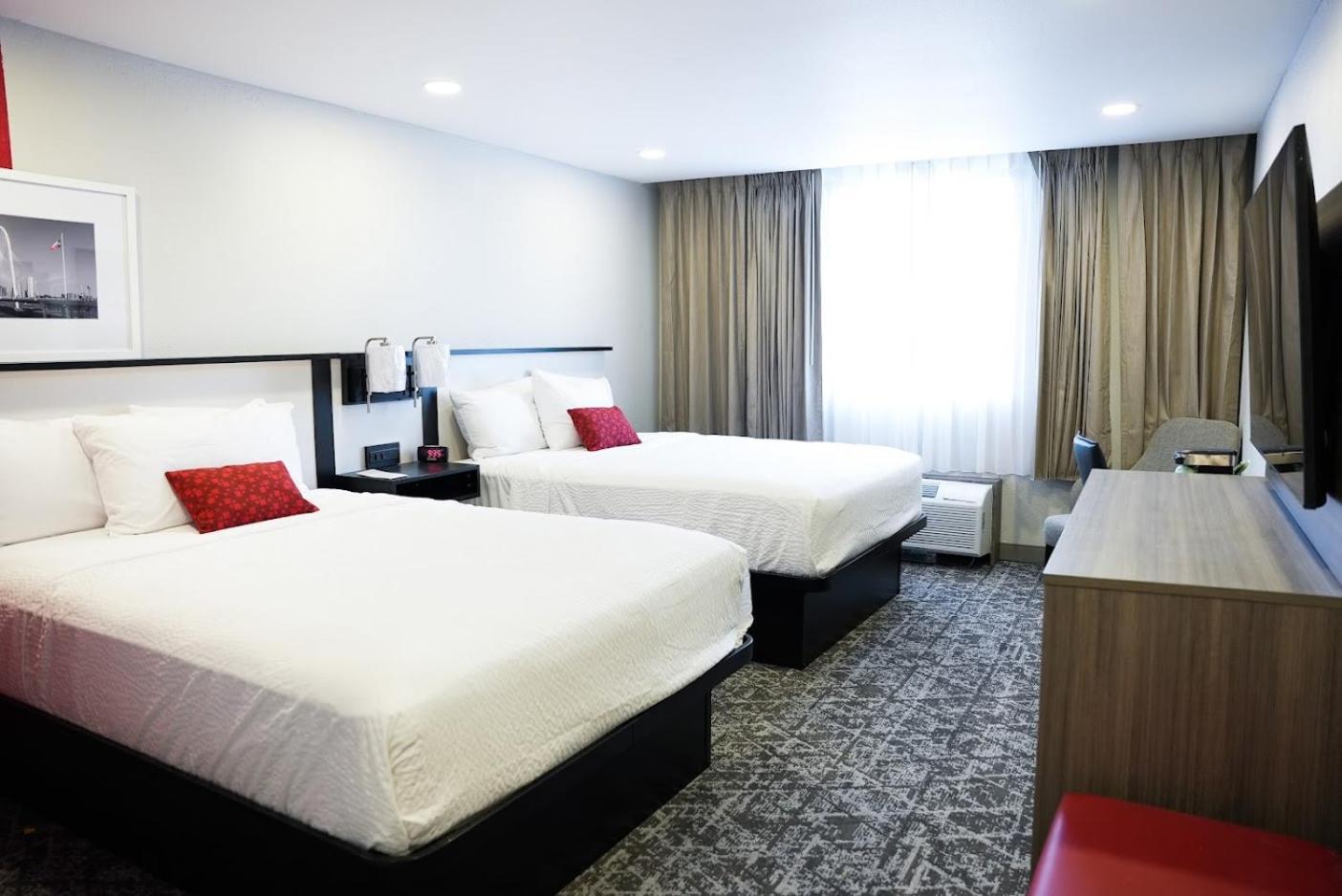 Hotel Ramada By Wyndham Dfw Airport à Irving Extérieur photo