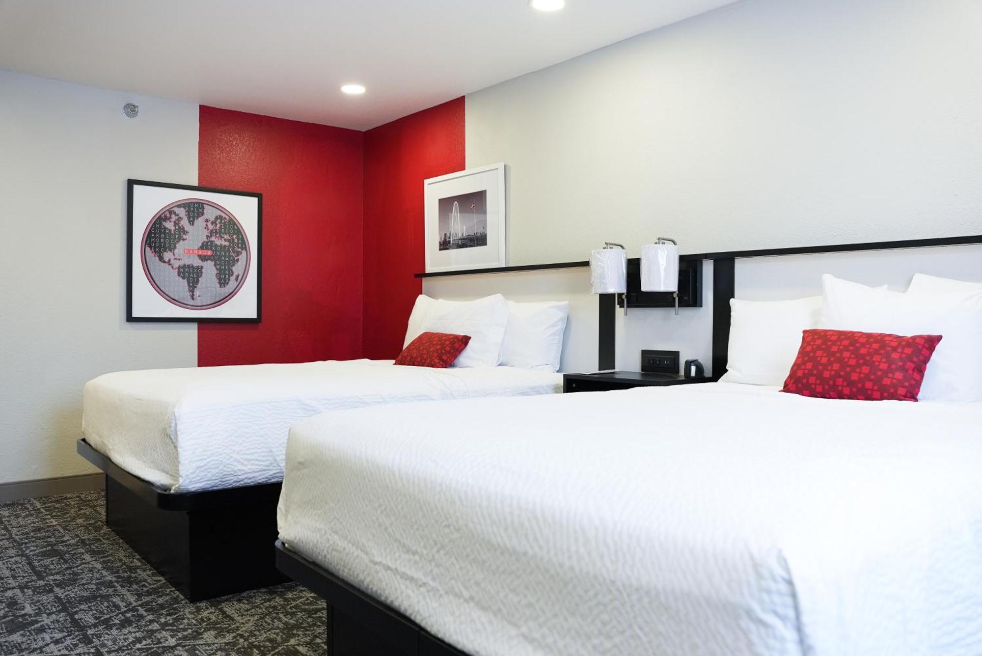 Hotel Ramada By Wyndham Dfw Airport à Irving Extérieur photo